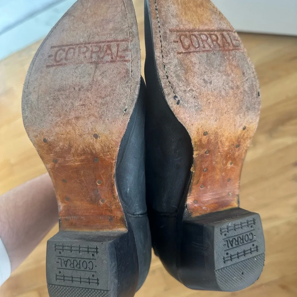 Corral Black Embroidered Heeled Boots - Picture 14 of 14